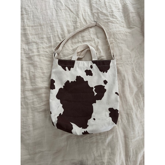 BAGGU Handbags - Baggu Duck Bag Canvas Tote Crossbody Cow Print with Adjustable Strap *AS IS*